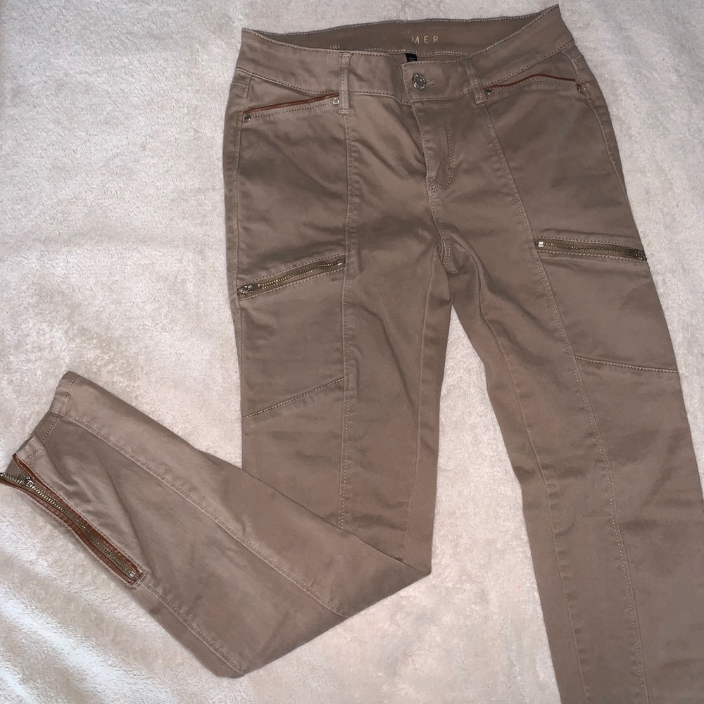 White House Black Market Skimmer